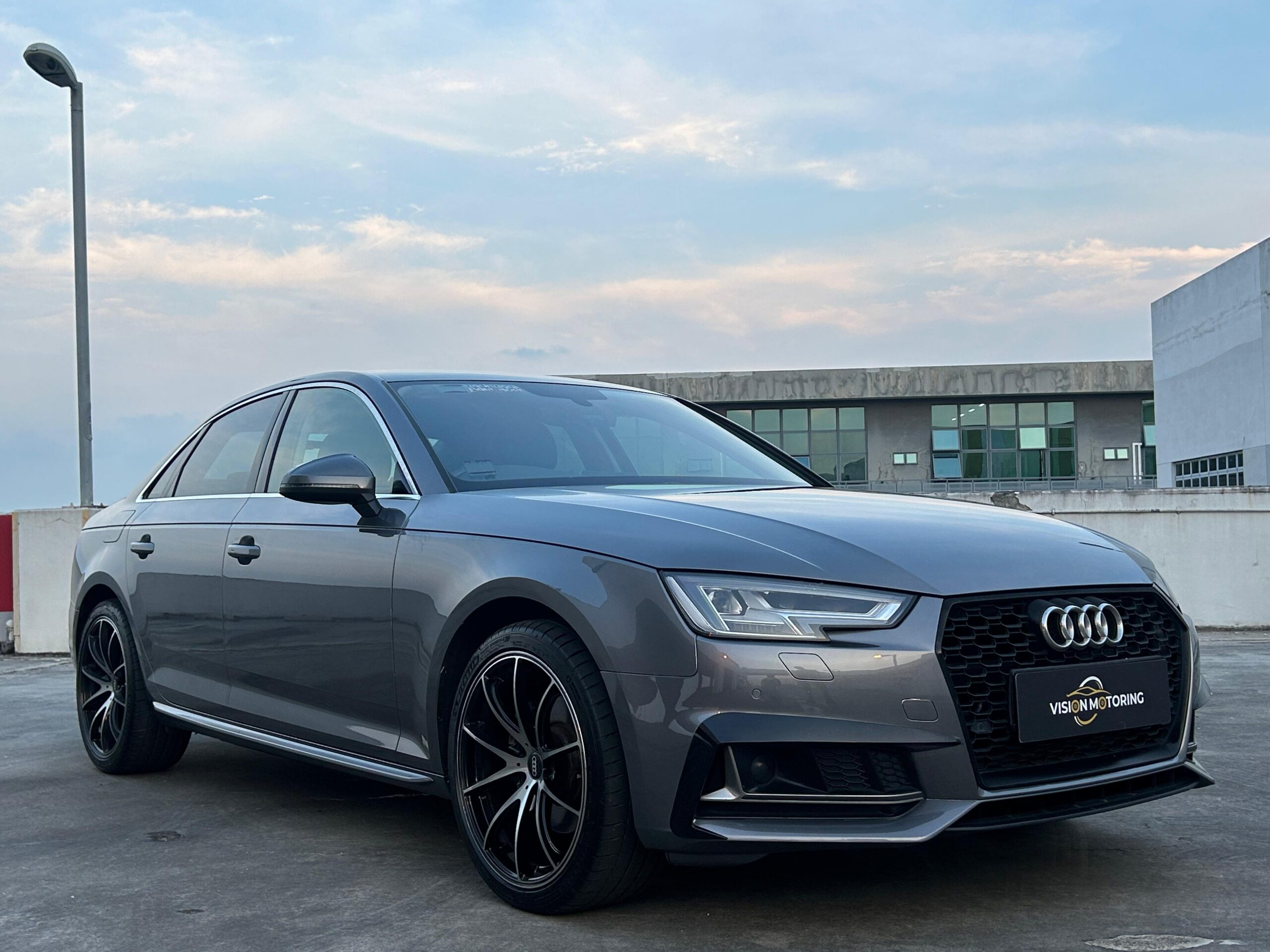 Audi A4 2.0A TFSI S-tronic