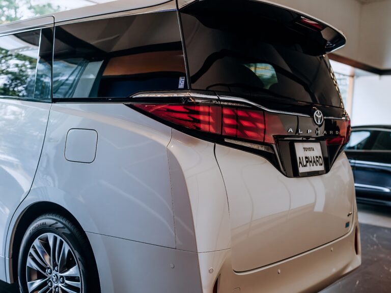 Toyota Alphard 2.5Z Hybrid