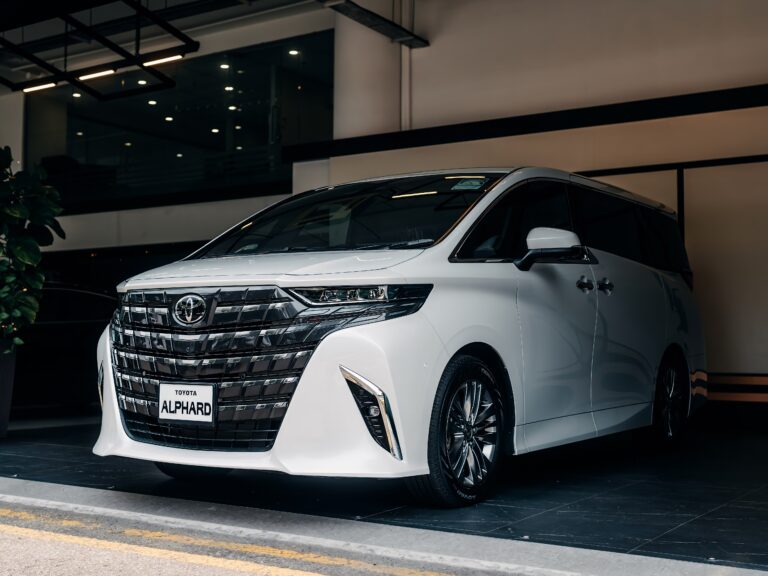 Toyota Alphard 2.5Z Hybrid
