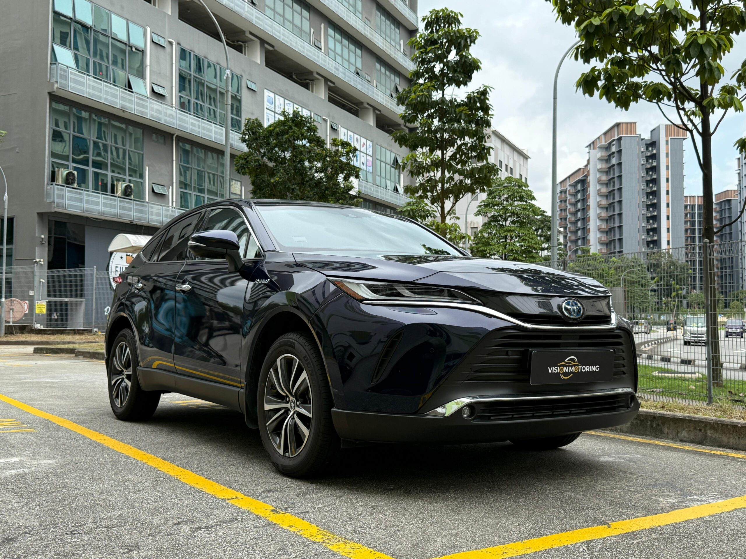 Toyota Harrier Hybrid 2.5A Premium