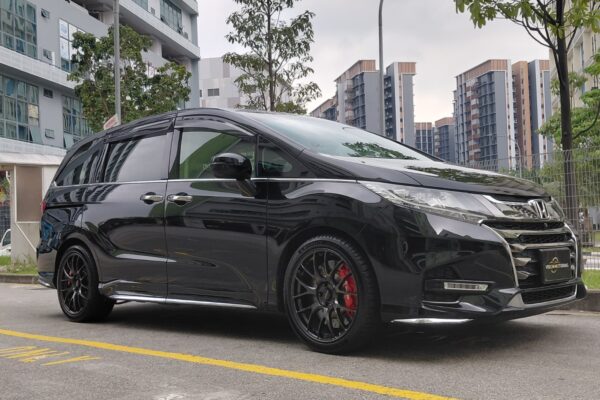 Honda Odyssey 2.4A EXV-S Sunroof - $1,895 /mth/mth - 2 Years 4 Months COE left - for sale at Vision Motoring SG