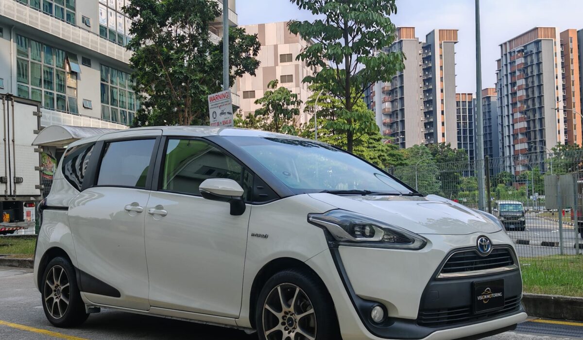 Toyota Sienta Hybrid 1.5A G