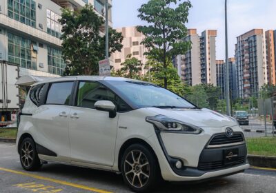 Toyota Sienta Hybrid 1.5A G
